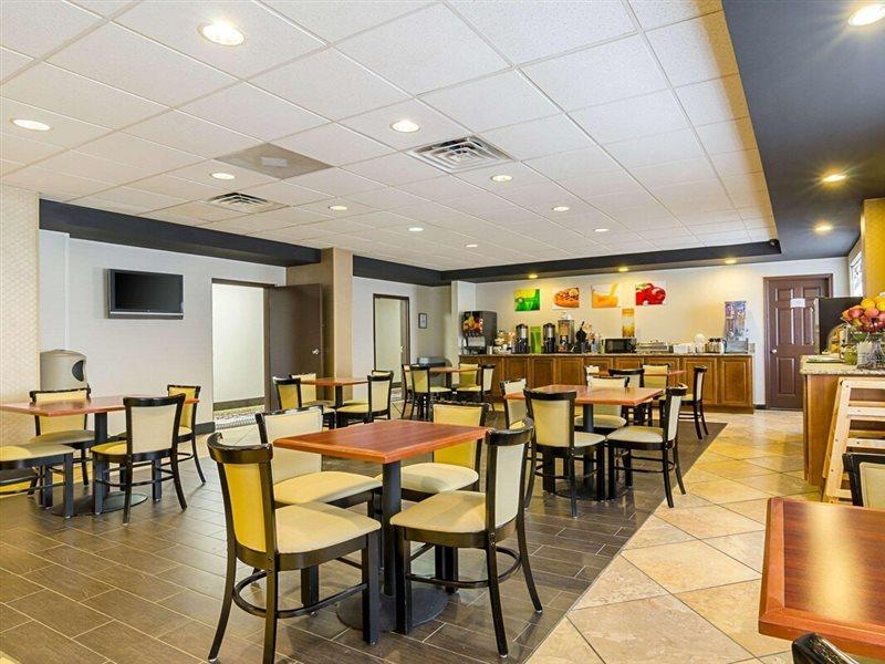 Holiday Inn & Suites Richmond West End, An Ihg Hotel Eksteriør bilde
