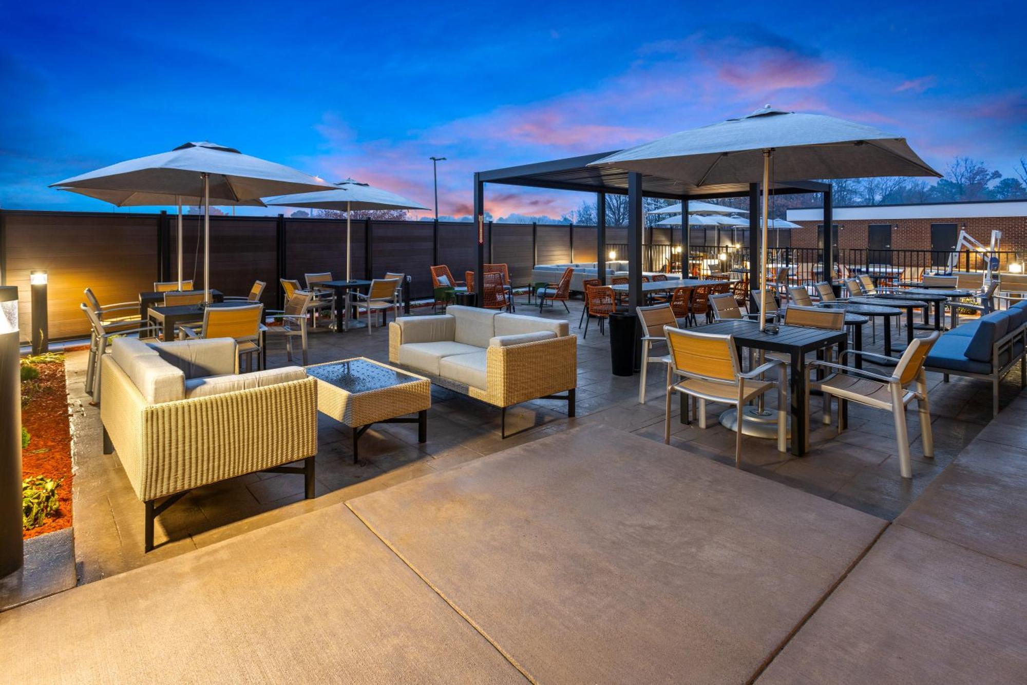 Holiday Inn & Suites Richmond West End, An Ihg Hotel Eksteriør bilde