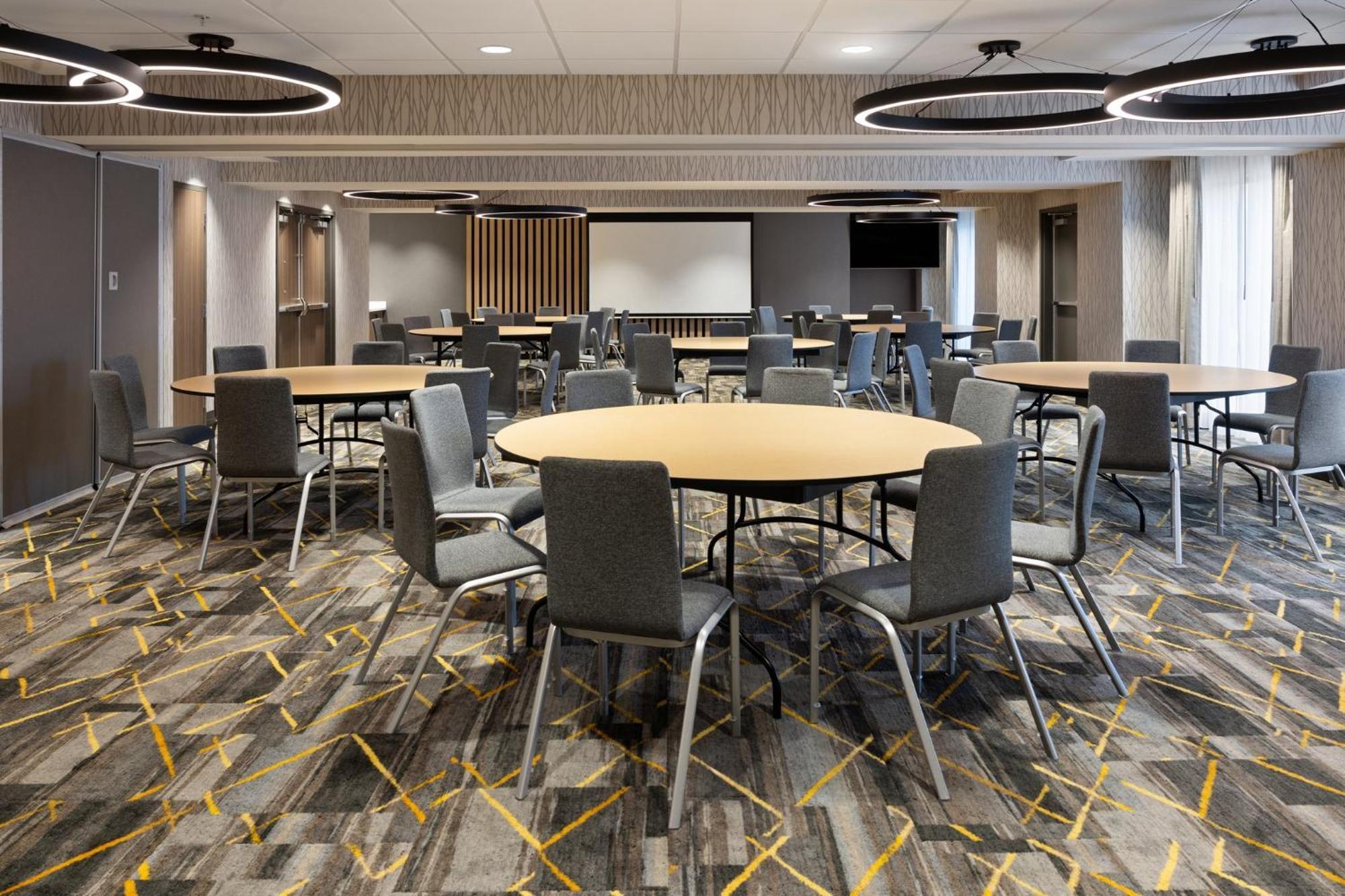 Holiday Inn & Suites Richmond West End, An Ihg Hotel Eksteriør bilde