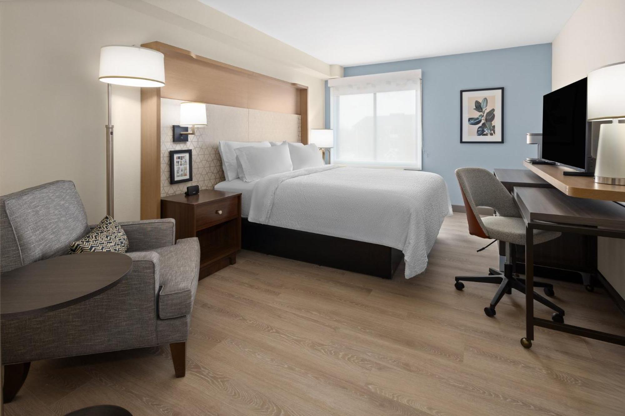 Holiday Inn & Suites Richmond West End, An Ihg Hotel Eksteriør bilde