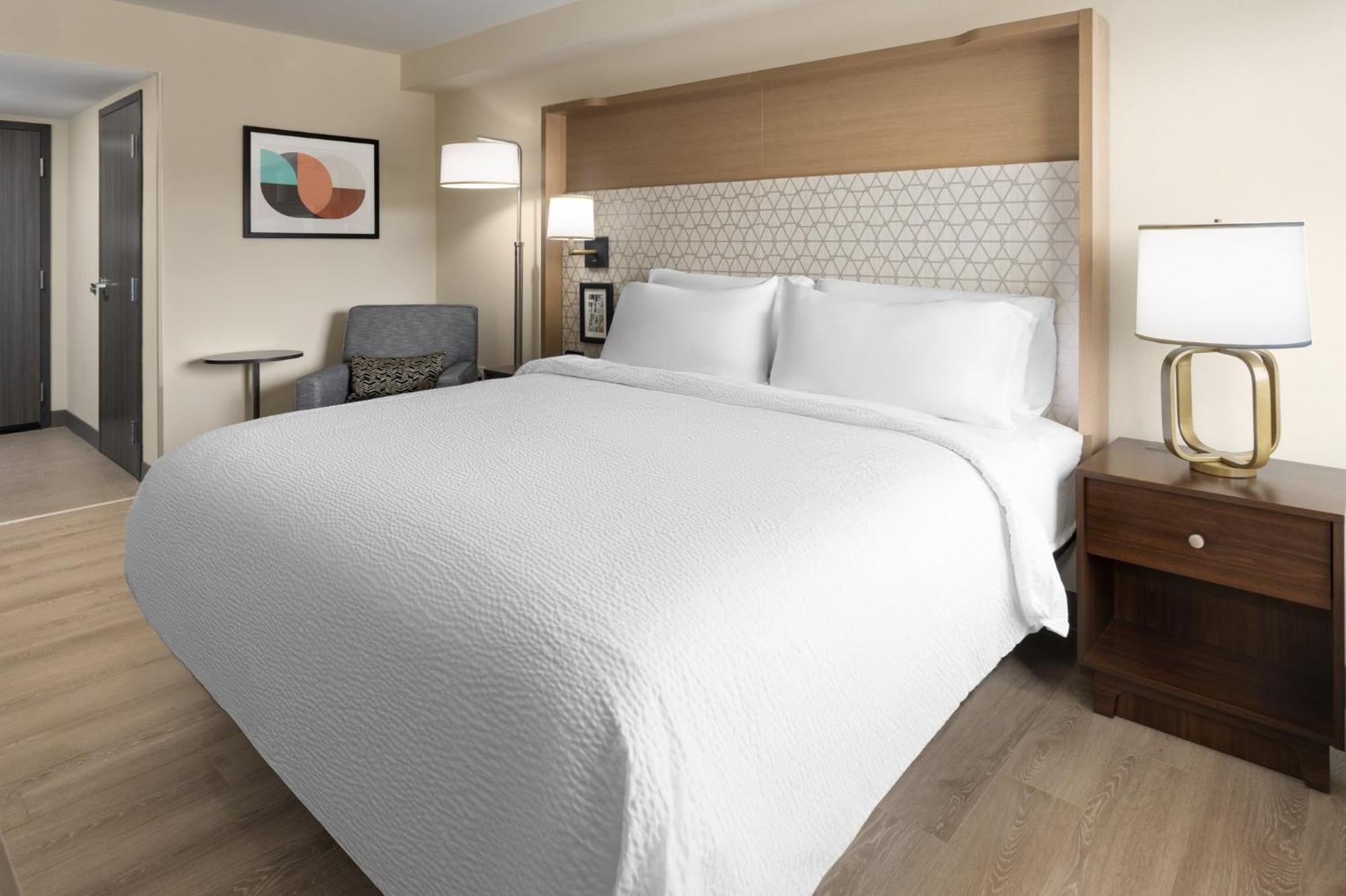 Holiday Inn & Suites Richmond West End, An Ihg Hotel Eksteriør bilde