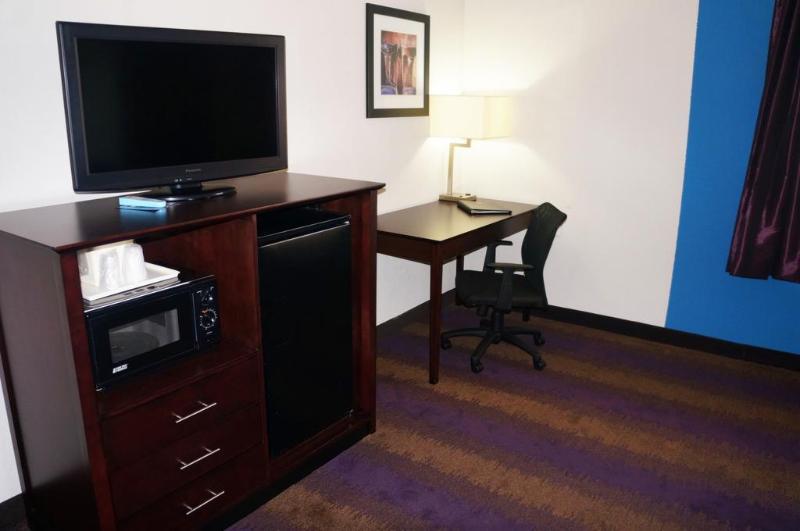 Holiday Inn & Suites Richmond West End, An Ihg Hotel Eksteriør bilde